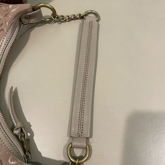 Vera Wang Signature Satchel - Picture 6 of 6